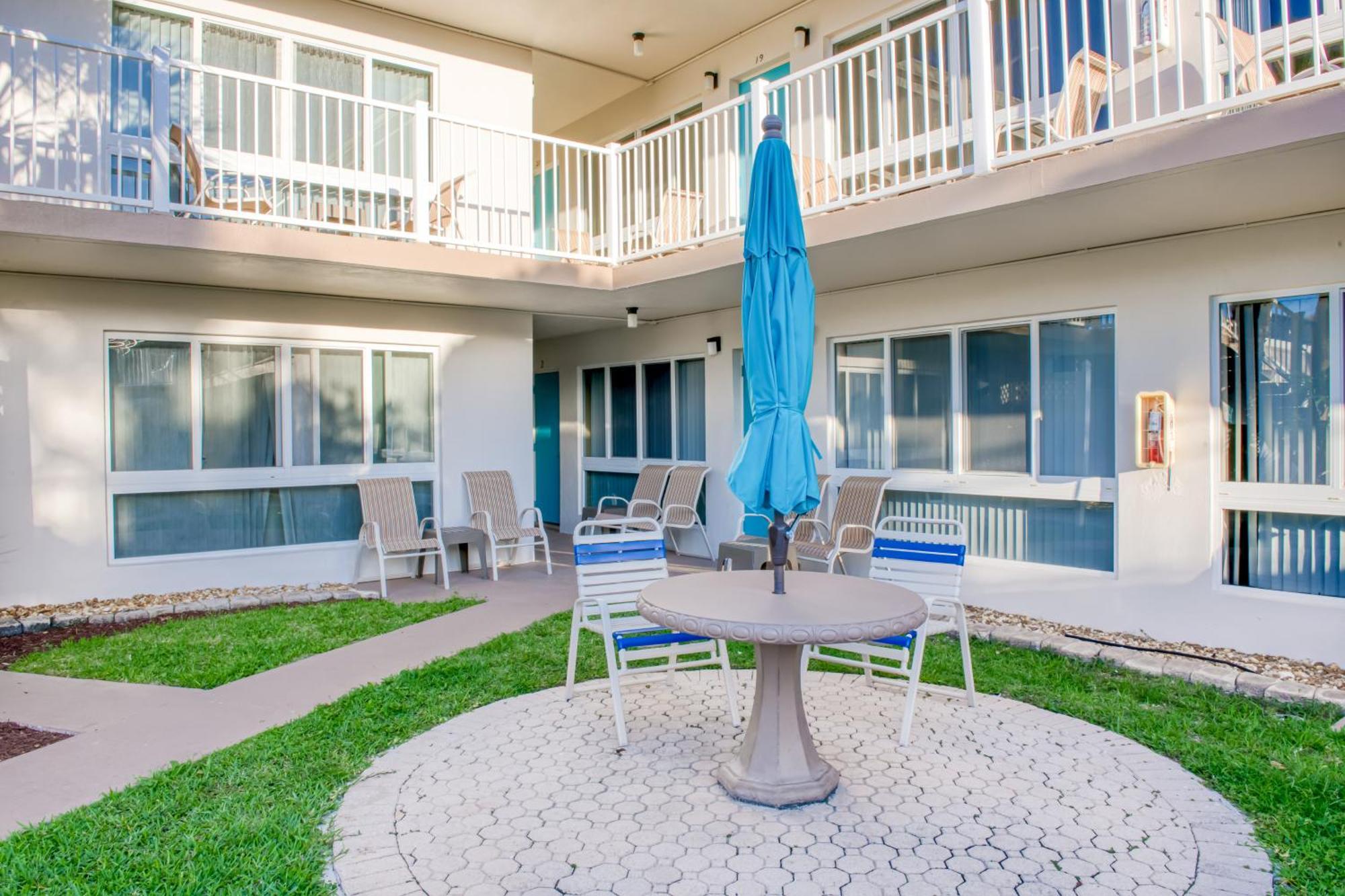 Floranada Condos Помпано Бич Номер фото